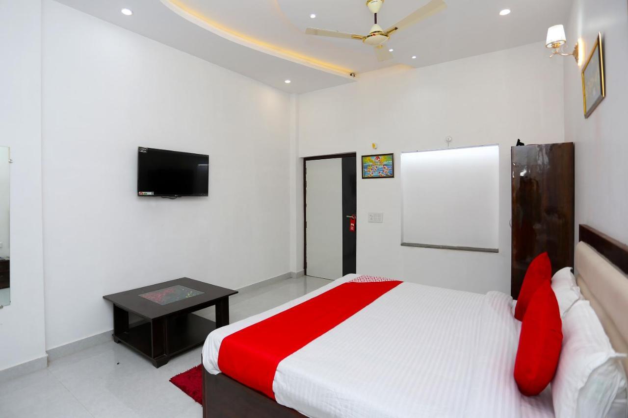 Hotel Rest Palace 阿格拉 外观 照片